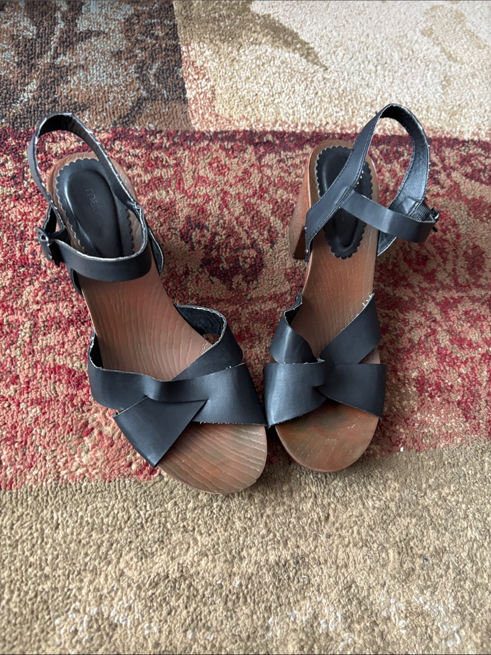 Maurice’s Black Leather Strap Platform Sandals Brown Wood-Look Heel -Size 8 1/2